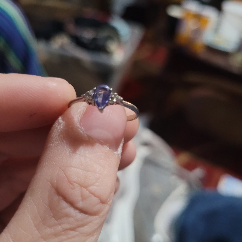 10k white gold tanzinite ring
